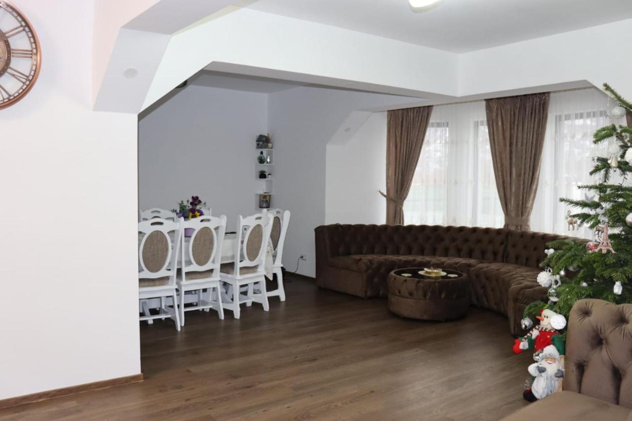 Vila Lorena Stejaru Exterior photo