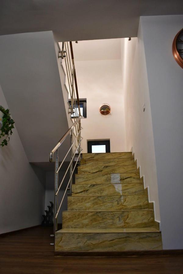 Vila Lorena Stejaru Exterior photo